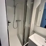 Houseboat Griffioen Home, بوتيل نيوبورت