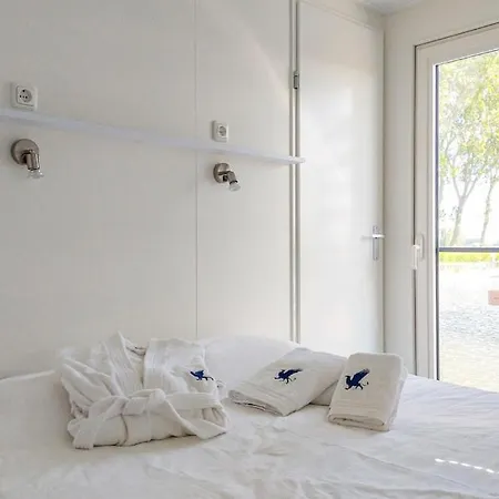 Houseboat Griffioen Home, 船上ホテル