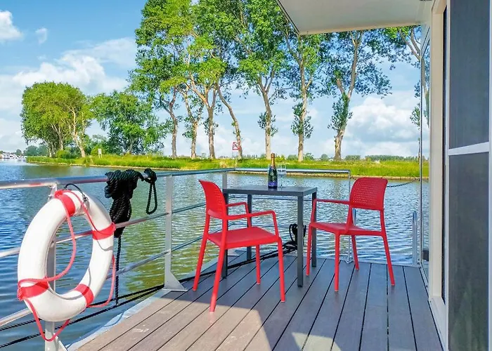 Houseboat Griffioen Home, 보트호텔 니우포르트
